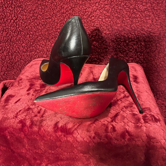Christian Louboutin - Picture 4 of 17